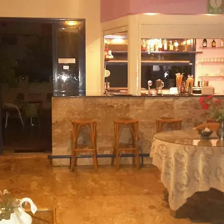 Kings מלון דירות 3*