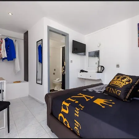 Kings Aparthotel 3*
